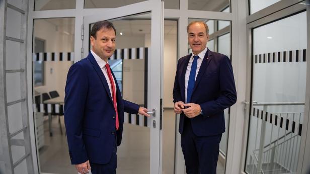 Soziallandesrat Dr. Leonhard Schneemann mit Mag. Rudolf Halbauer