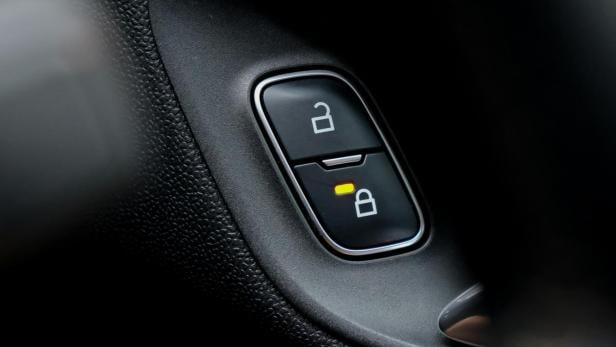 Auto abgesperrt