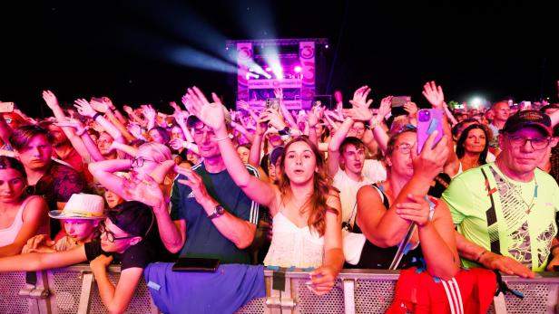 42. DONAUINSELFEST: KONZERT - AUT OF ORDER