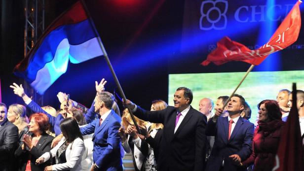 Der Präsident der Republika Srpsk Milorad Dodik unter seinen Anhängern.