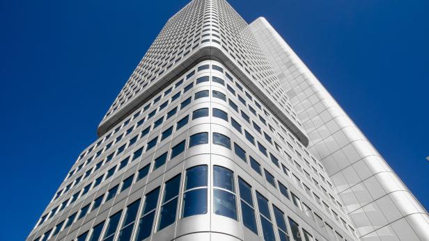 2020 hat Imfarr mit einem Schweizer Family Office den Silberturm in Frankfurt gekauft. Heute gehört er dem Investor Oaktree
