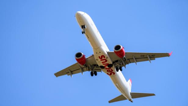 ++ THEMENBILD ++ FLUGHAFEN / FLUGZEUG / REISEN / TOURISMUS