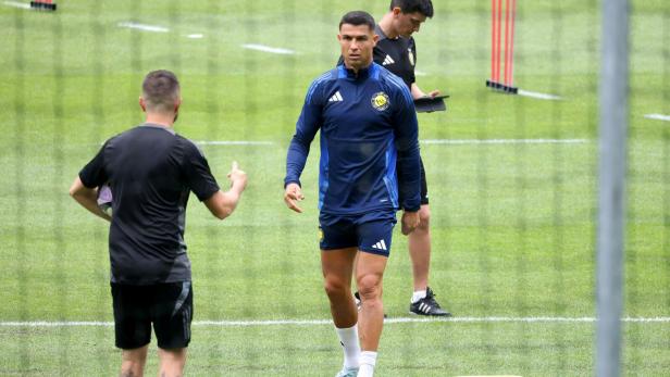 FUSSBALL: CRISTIANO RONALDO TRAINIERT IN SAALFELDEN FUSSBALL: CRISTIANO RONALDO TRAINIERT IN SAALFELDEN