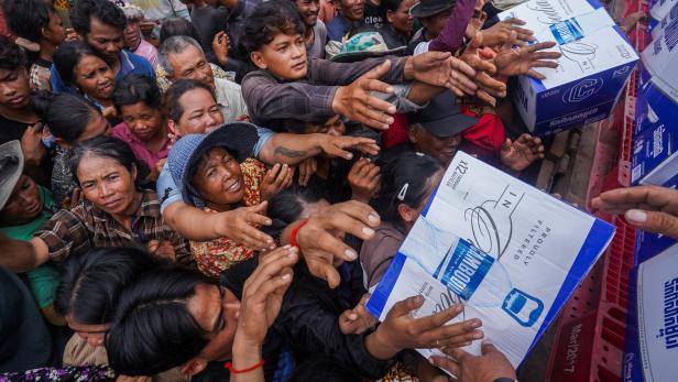 Thailand and Cambodia exchange heavy artillery fire as border battle expands