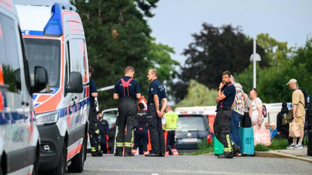ICE STEHEN GEBLIEBEN: PASSAGIERE AUS ZUG IN TUNNEL VOR WIEN GEBRACHT