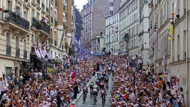 Das Finale der Tour: Hunderttausende Menschen säumten die Straßen von Paris. Das Finale der Tour: Hunderttausende Menschen säumten die Straßen von Paris.
