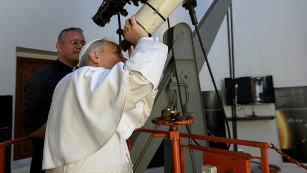 Pope Leo XIV visits the Vatican Observatory
