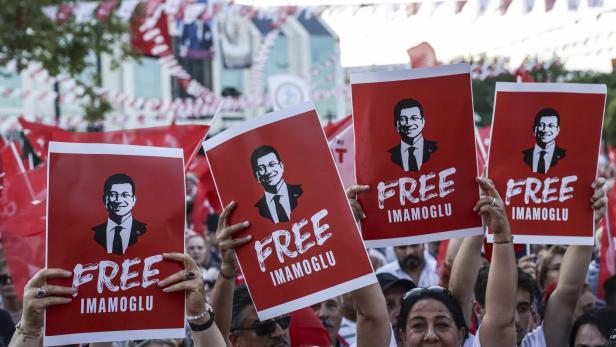 Turkey's main opposition party rallies against the detention of Istanbul Mayor Imamoglu