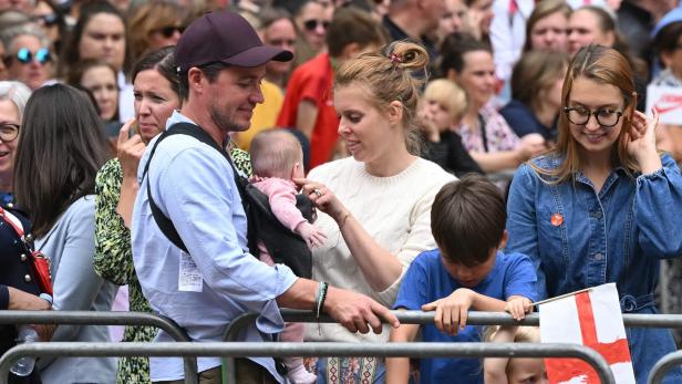 Prinzessin Beatrice mit Ehemann Edoardo Mapelli Mozzi, den Töchtern Athena und Sienna und Stiefsohn Christopher