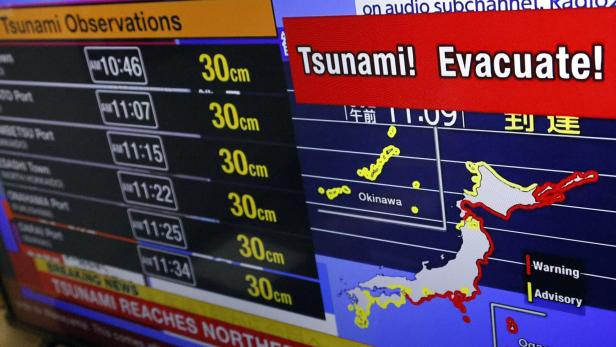 Tsunami warning issued after M8.8 quake off Kamchatka Peninsula