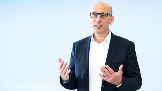 Der für den Flugbetrieb der Austrian Airlines (AUA) zuständige Vorstand Francesco Sciortino (52) wechselt zur Lufthansa nach Frankfurt