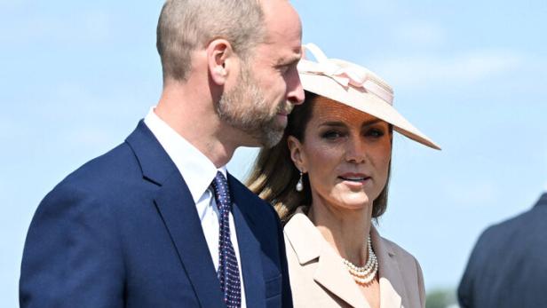 France's President Macron visits Britain