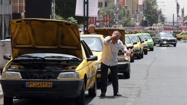 Iranian government announced one public holiday following heat wave in Tehran Iranian government announced one public holiday following heat wave in Tehran