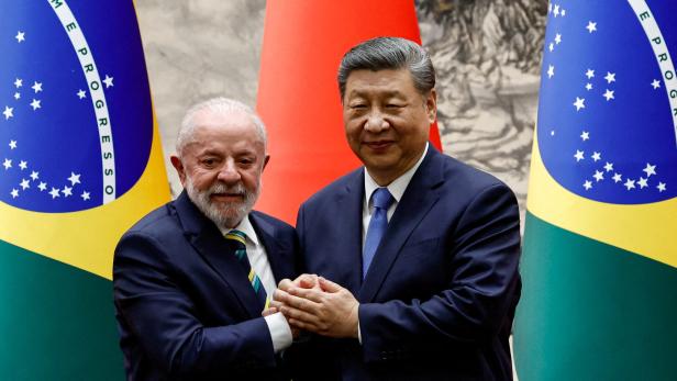 FILE PHOTO: Chinese President Xi Jinping meets Brazil's President Luiz Inacio Lula da Silva in Beijing Brasiliens Präsident Lula und Chinas Staatschef Xi Jinping