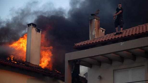 GREECE-WILDFIRE-CLIMATE-WEATHER
