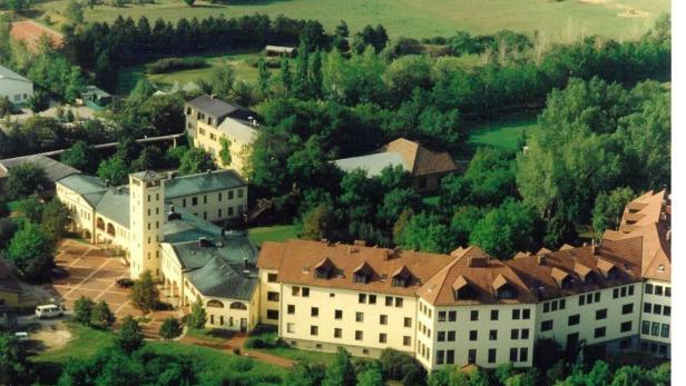 Friedrichshof, Hotel