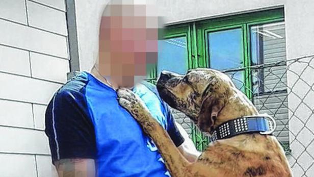 Michael H., 35, erdrosselte seine Lebensgefährtin mit einem Hundehalsband und einer Hundeleine. Danach tötete er, angeblich aus Mitleid, den Hund des Opfers. Mit dem eigenen Vierbeiner (Bild) flüchtete er nach Prag.