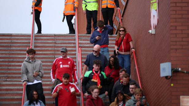 Die Liverpool-Fans mussten raus aus dem Stadion.