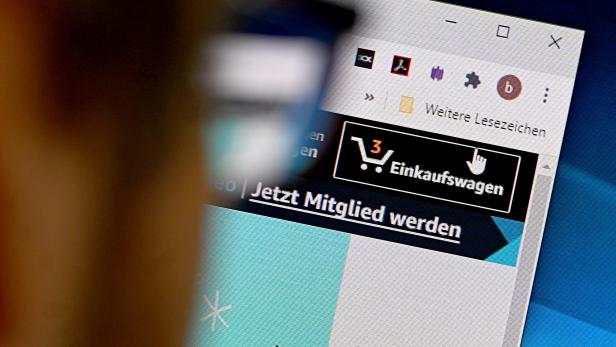 ++ THEMENBILD ++ CORONA: ONLINE-SHOPPING