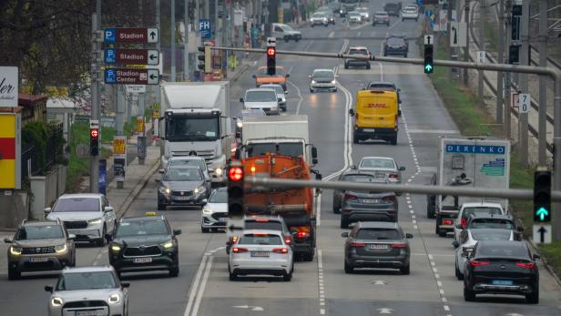 FEINSTAUBBELASTUNG: LUFTQUALITÄT / FEINSTAUB / VERKEHR