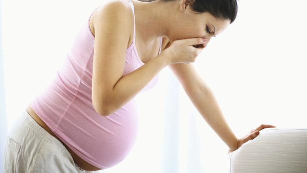 Knapp drei Viertel aller Schwangeren sind von Morgenübelkeit betroffen.