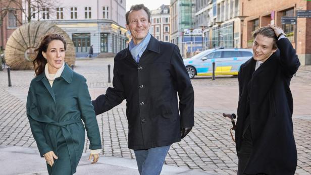 Danish royals arrive for Christmas mass in Aarhus