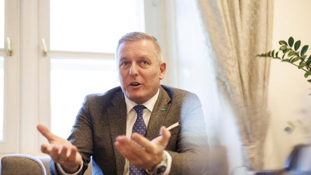 INTERVIEW MIT STEIRISCHEM LANDESHAUPTMANN MARIO KUNASEK: KUNASEK (FPÖ)