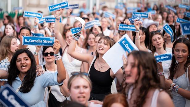 "SWIENNA REVIVAL": SWIFTIE-EVENT EIN JAHR NACH KONZERTABSAGEN IN WIEN