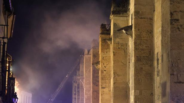 SPAIN-FIRE-CULTURE-HERITAGE-RELIGION