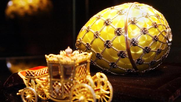 US-SOTHEBYS-FABERGE EGGS-04