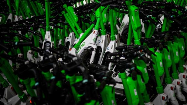 PORTUGAL-TRANSPORT-SCOOTERS-URBANISM-POLLUTION-ACCIDENT