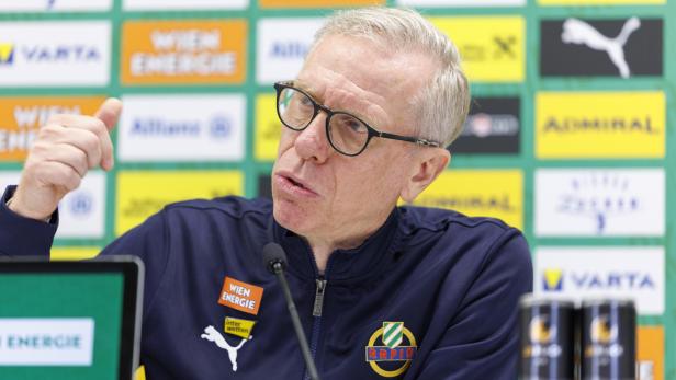 PK SK Rapid Wien: Vorstellung des neuen Cheftrainers Peter Stöger 