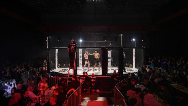 MMA-BRITAIN-COMBAT