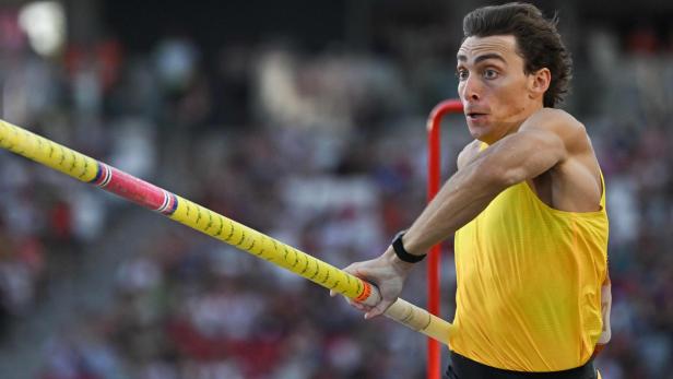 ATHLETICS-HUN-POLE VAULT-MEN