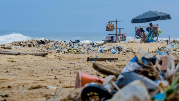 Symbolbild Müll Strand 