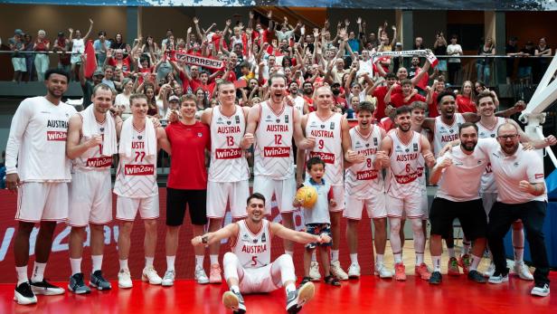 BASKETBALL / WM / MÄNNER / VORQUALIFIKATION 2027: ÖSTERREICH - NIEDERLANDE Jakob Pöltl jubelte mit dem Basketball-Nationalteam