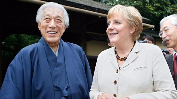 Sen Genshitsu und Angela Merkel (2007)