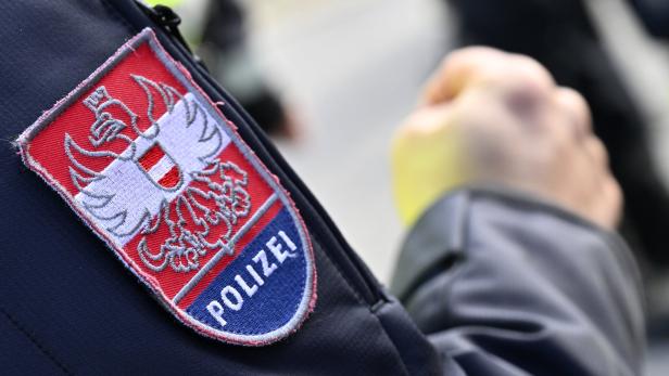 ++ THEMENBILD ++ POLIZEI / EXEKUTIVE / POLIZEIUNIFORM