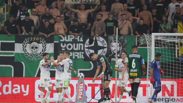 FUSSBALL: ADMIRAL BUNDESLIGA/ 3. RUNDE: SV OBERBANK RIED - SK PUNTIGAMER STURM GRAZ Generalprobe geglückt: Sturm Graz siegt 3:1 in Ried vor CL-Quali
