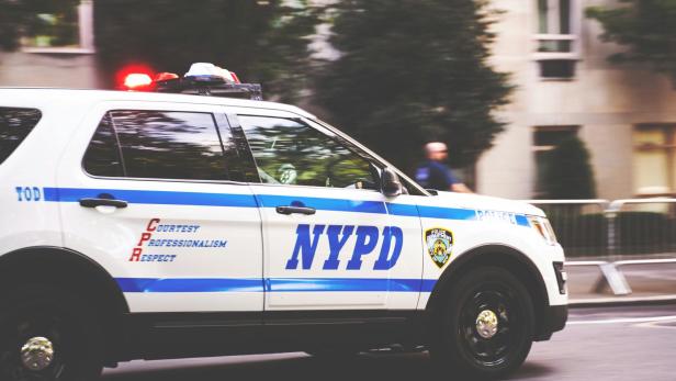 NYPD-Fahrzeug im Einsatz in New York.