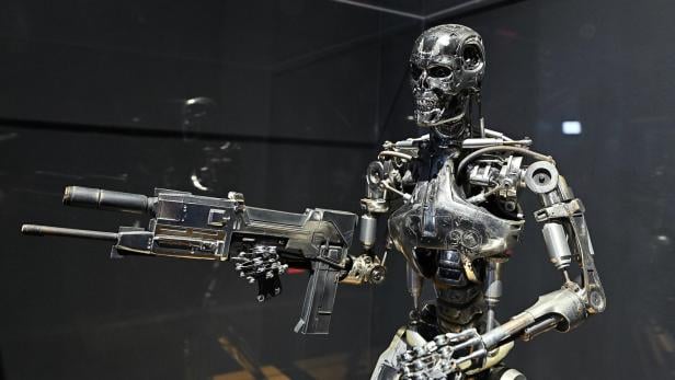 „Terminator“-Schöpfer James Cameron sagte kürzlich, er könne nicht an einem neuen Teil arbeiten, da die Realität so rasch voranschreite.