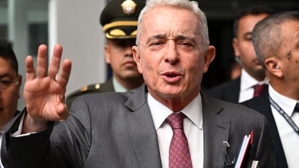 FILES-COLOMBIA-JUSTICE-POLITICS-URIBE