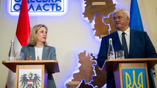 ++ HANDOUT ++ UKRAINE - AUSSENMINISTERIN MEINL-REISINGER IN ODESSA EINGETROFFEN: MEINL-REISINGER / SYBIHA