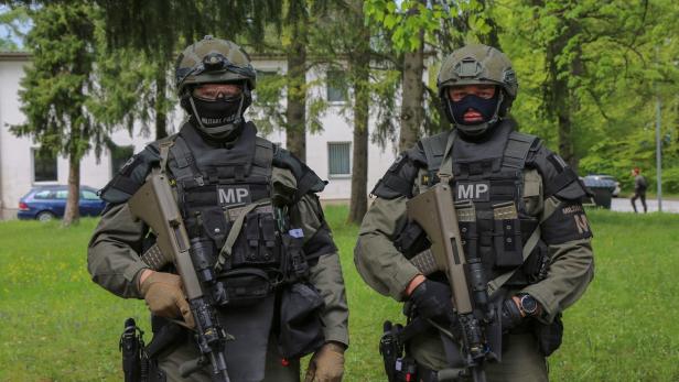 ++ HANDOUT ++ BUNDESHEER GIBT ALTE HELME AN UKRAINE UND BEKOMMT NEUE AUSRÜSTUNG