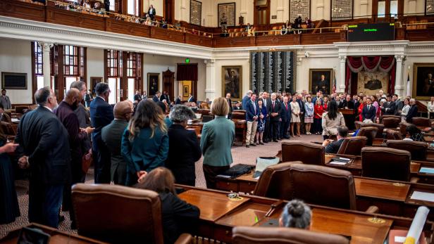 Democratic lawmakers in Texas in redistricting battle