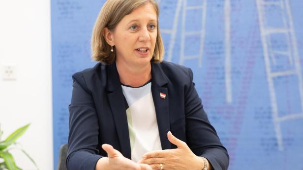 Barbara Eibinger-Miedl