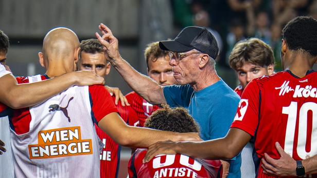 Dass Rapid-Trainer Stöger auch grantig werden kann, war in Györ zu sehen.