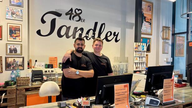 Zwei Mitarbeiter der 48-Tandler in Wien beim Arbeiten