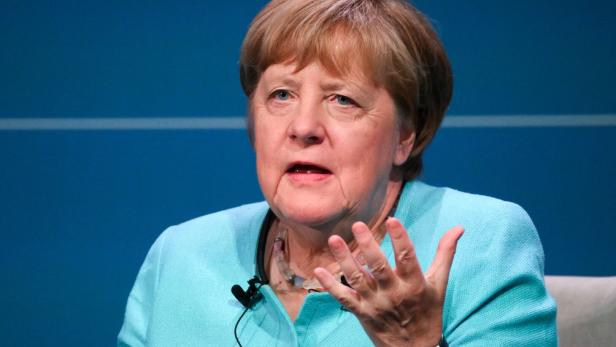 TOPSHOT-GREECE-GERMANY-POLITICS