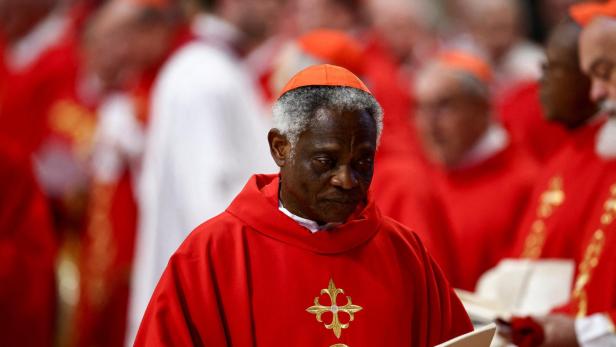Mass to mourn Pope Francis held at St. Peter's